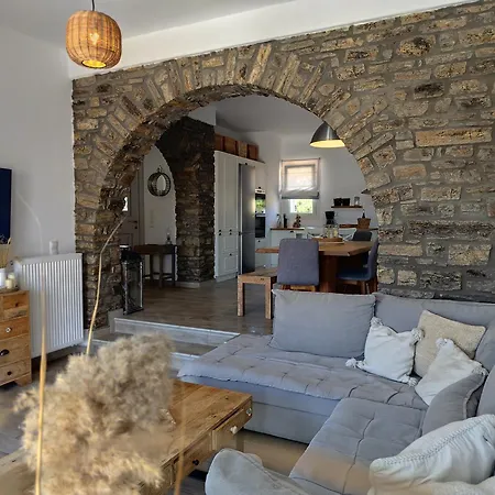 Ion - Antiparos Kampos