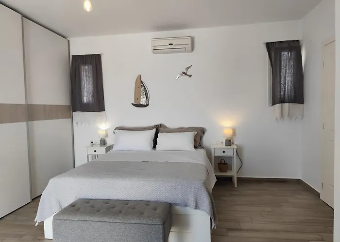 Ion - Antiparos Kampos *